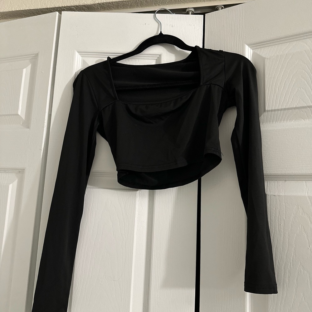 Black Long Sleeve Crop Top
